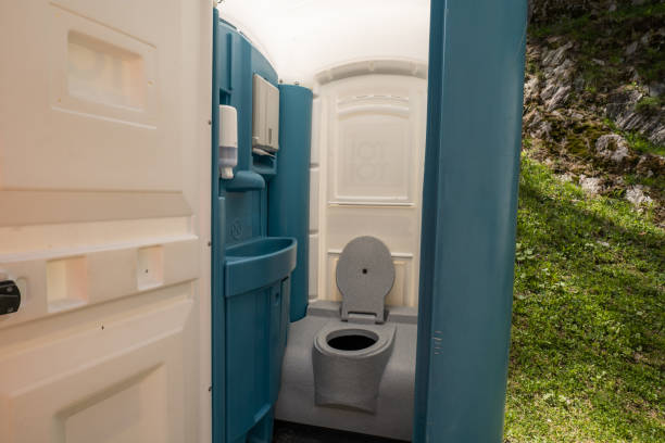 Portable restroom solutions in Weed, CA