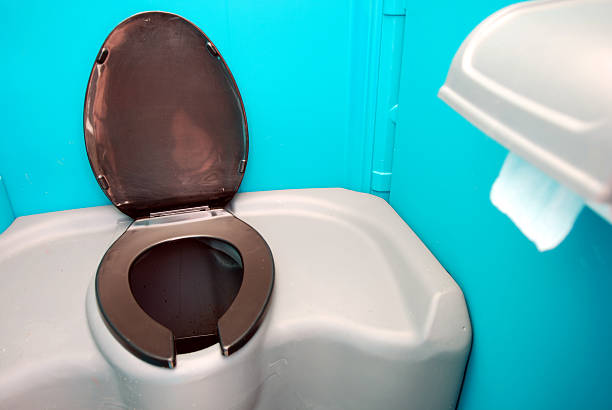Portable Toilet Options We Offer in Weed, CA